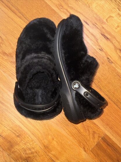 Women’s fur lined crocs size 9 Brand New And Never Used. - Image 2